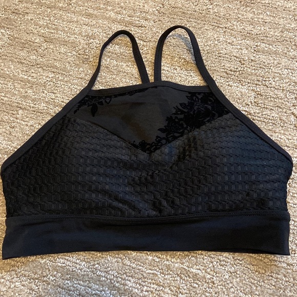 Lorna Jane sports bra - Picture 1 of 3